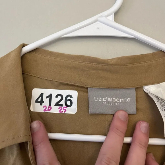 Vtg Liz Claiborne Brown Silk Blouse 12 Women’s Button Up Neutral Classic Minimal - Picture 3 of 11